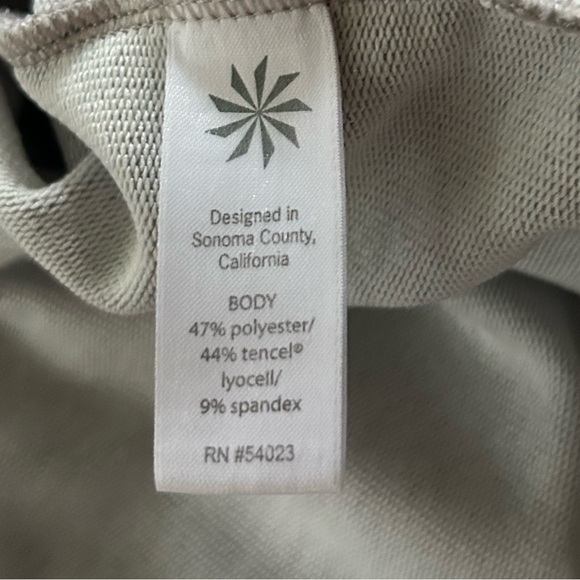 ATHLETA Gray Short Sleeve Crew Neck T-Shirt Athletic Dress Athleisure Preppy | M - Picture 14 of 16